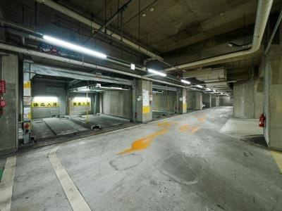 【駐車場】