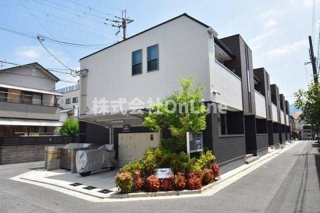 イーグルソシアの外観