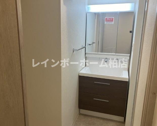 特典：仲介手数料が無料です!!の洗面所|脱衣スペースもあります