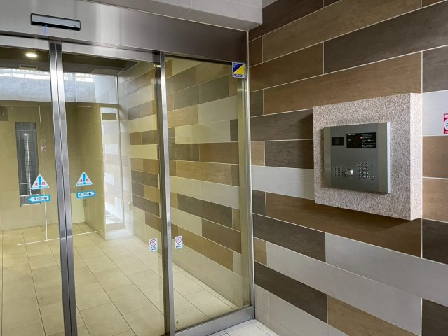 ARTESSIMO LEGAのエントランス|ゆとりのあるエントランスです