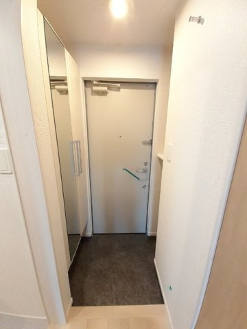 ユイ　テラスの玄関