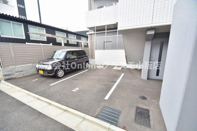 ボン メゾンの駐車場
