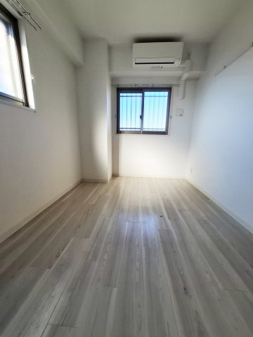 グランアーブル西宮の洋室