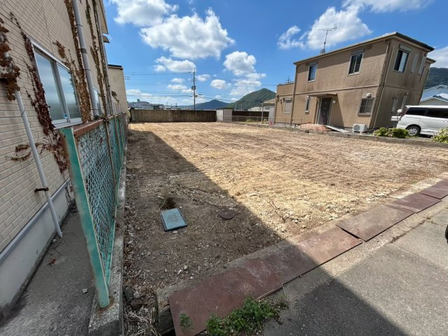 西脇市郷瀬町売土地の前面道路含む現地写真