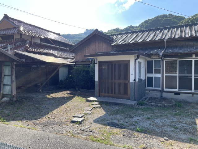 厳木岩屋売家の外観
