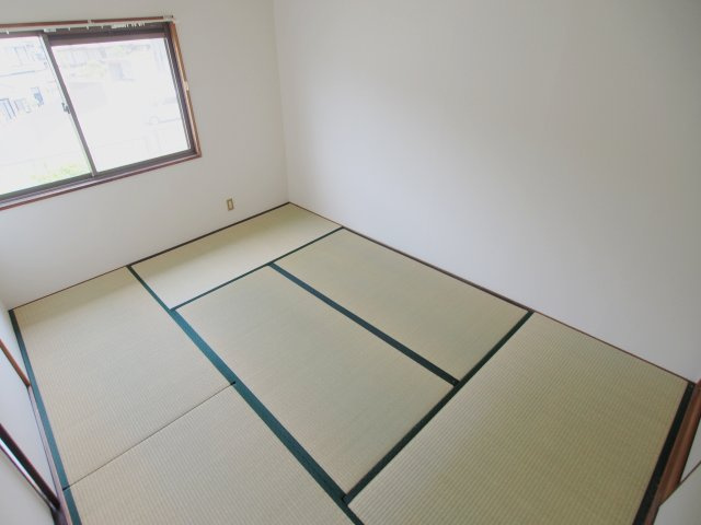 サンハイム川本の和室