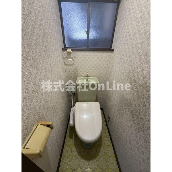 大阪府八尾市末広町2丁目戸建のトイレ