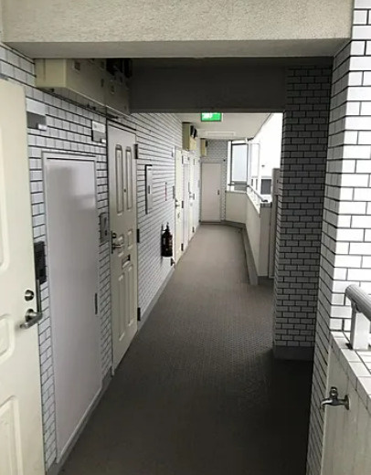 ハイネス要町の玄関