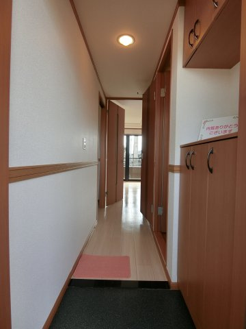 フォレストガーデン　Ａ棟の玄関