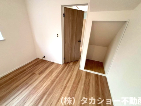 【寝室】 | 君津市外箕輪1丁目　中古戸建 | 使い勝手のいい寝室です