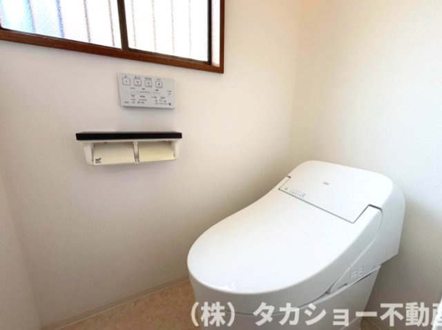 【トイレ】 | 君津市外箕輪1丁目　中古戸建 | 落ち着いた色調のトイレです