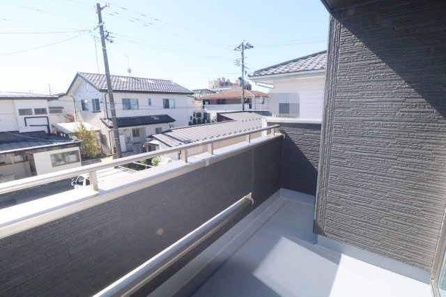 郡山市昭和2丁目　　　１号棟　　　小原田小学校、小原田中学区のバルコニー