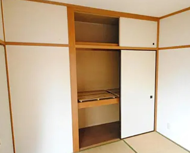 草加市西町のアパートの収納
