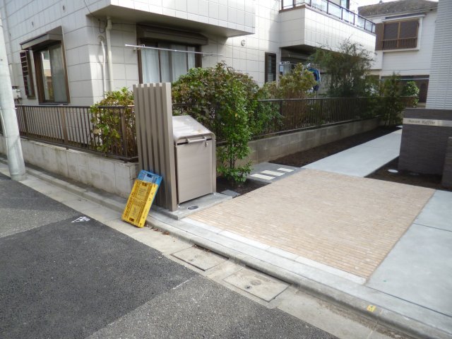 メゾンラフィネのエントランス