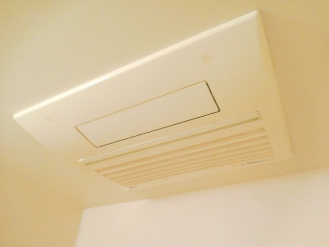 アンプルールフェールヒカリ櫻代の浴室
