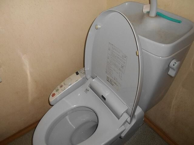 【トイレ】 | 藤久保貸家 | 落ち着いた色調のトイレです