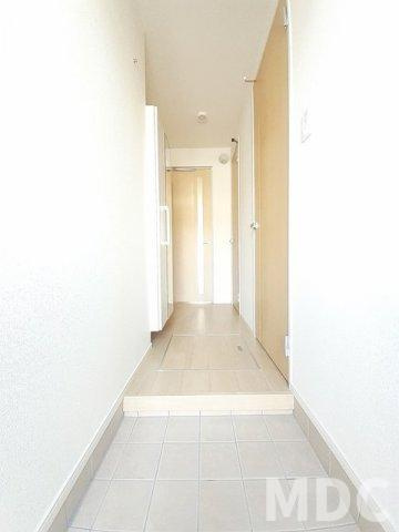 徳島市庄町２丁目のアパートの玄関