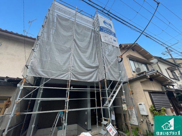 ★宇治市小倉町山際　新築一戸建ての外観|周辺は落ち着いた街並みの住宅地！子育てがしやすい住環境です！まだ未完成ですが、現地でしかわからない事もございます。是非一度ご覧ください。
