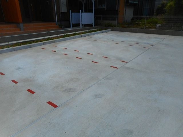 ロータスの駐車場