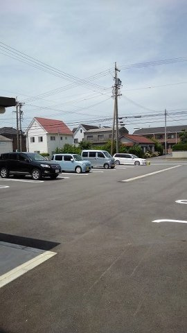 カノン　フィオーレの駐車場