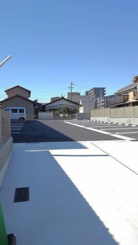 アジュール・ココの駐車場