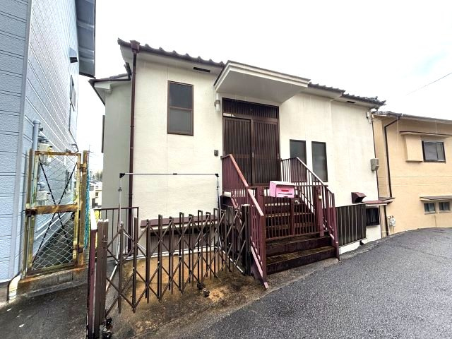 栄町貸家