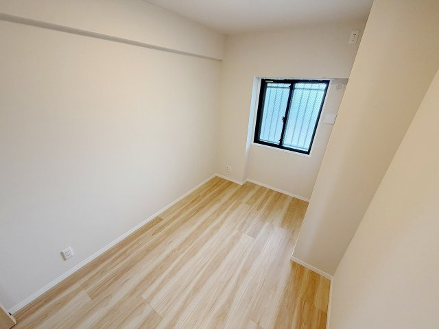 グリーンミユキ幸手の洋室|洋室5帖のお部屋。