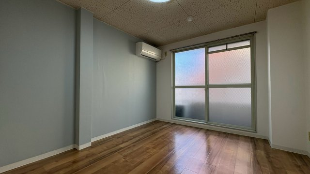 ベルハイム長瀬駅前