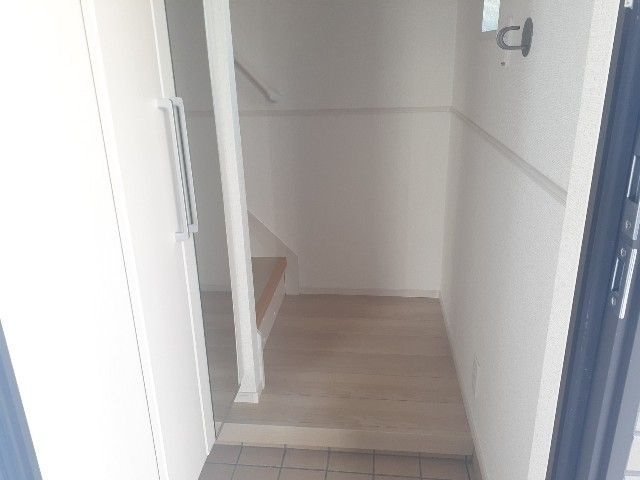プランドール日比野の玄関