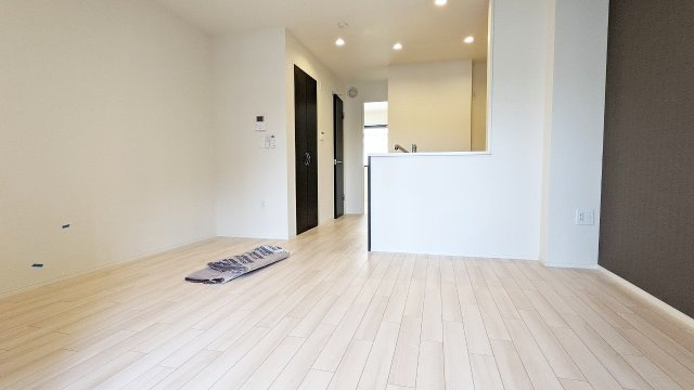 ルミナスコートⅢの居間・リビング|ゆったりとした居間です