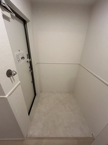 ラ・コリーヌ今福Aの玄関