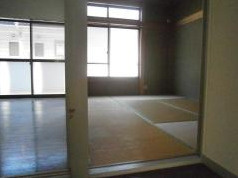 【寝室】 | ウィステリアハイムⅡ | 落ち着いて過ごせるお部屋なので、寝室にいかがでしょうか