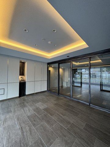 LIVIAZ KOBE LaMerのロビー