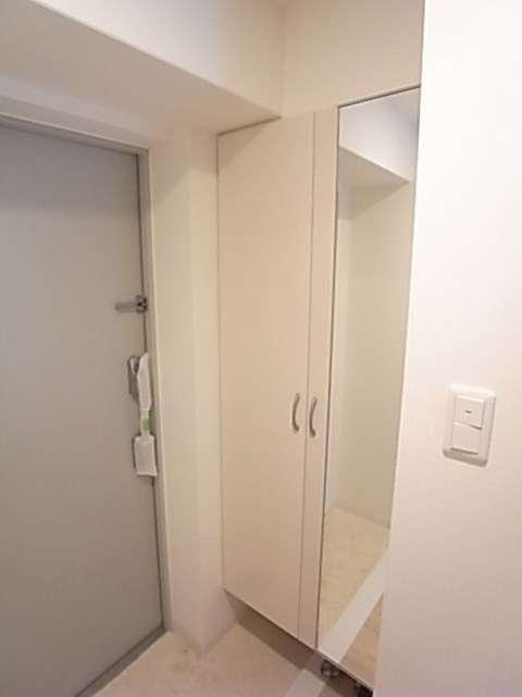 ボンニー元町の玄関