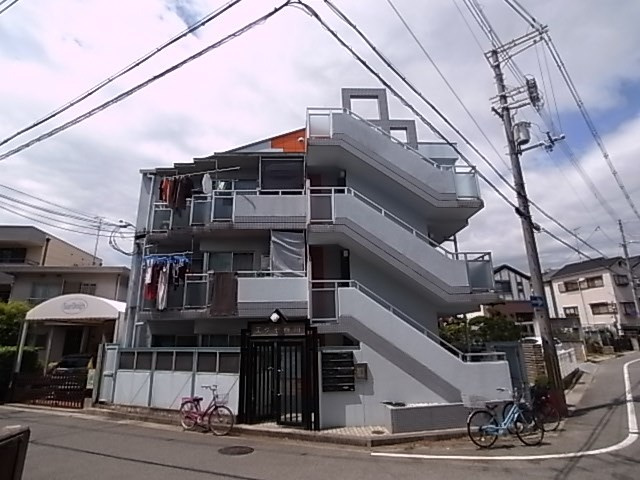 エグゼ西川の外観