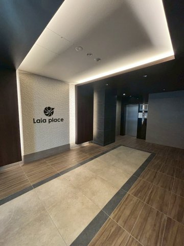 ララプレイス難波メティスのロビー