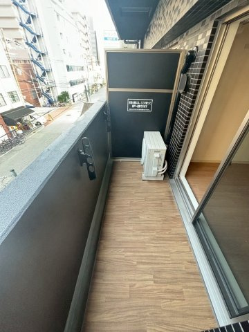 ララプレイス難波メティスのバルコニー