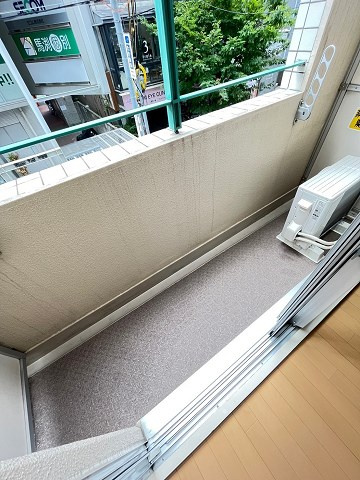 瑠璃甲東園のバルコニー
