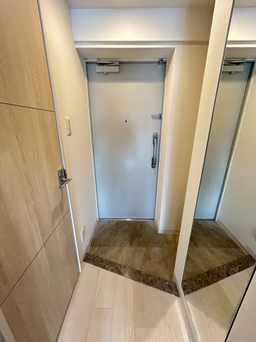 Dimora難波の玄関