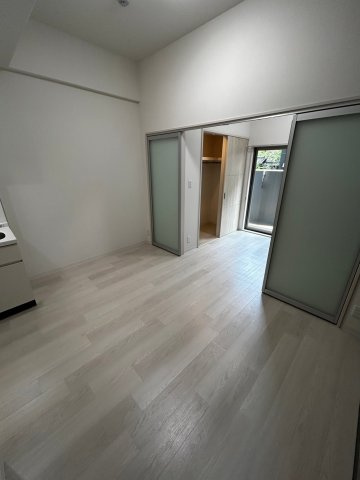 Dimora難波の居間・リビング
