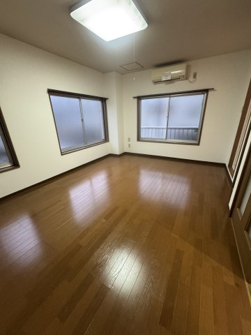 峰住吉ハイツの居間・リビング
