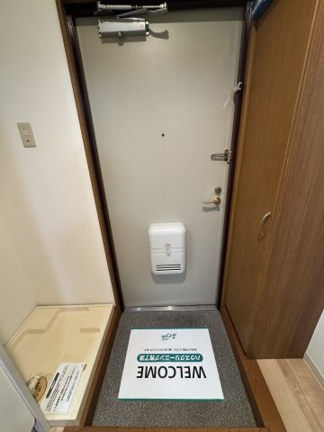 峰住吉ハイツの玄関