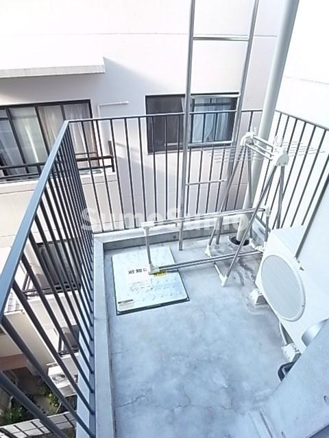 イーストヴィレッジ三宮のバルコニー
