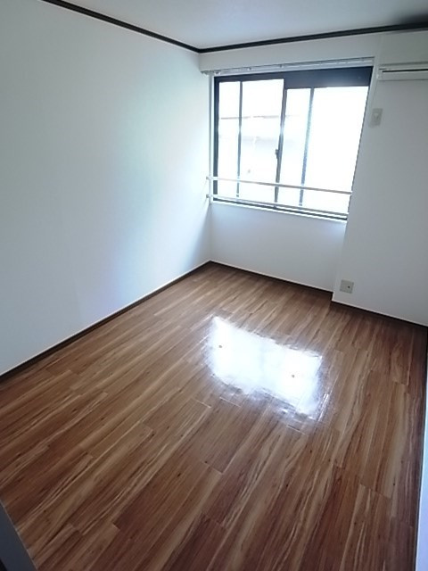 岡田山ハイツ　A棟