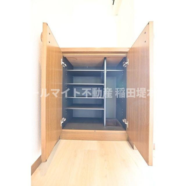 川崎市麻生区高石３丁目の賃貸マンションの玄関