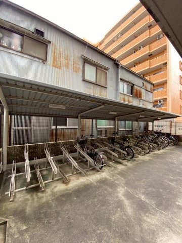 アスヴェル神戸ハーバーサイドの駐車場