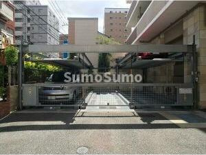 F・PARC西新の駐車場