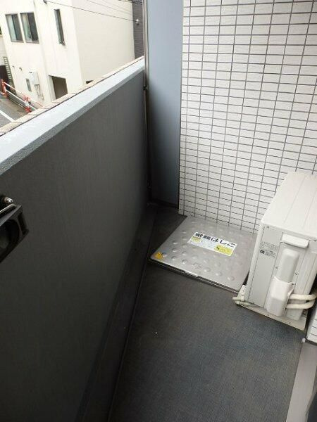フェニックス西新宿壱番館のバルコニー