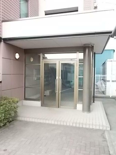 柏市富里２丁目の賃貸マンションのエントランス