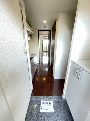 レジュールアッシュ神戸元町の玄関